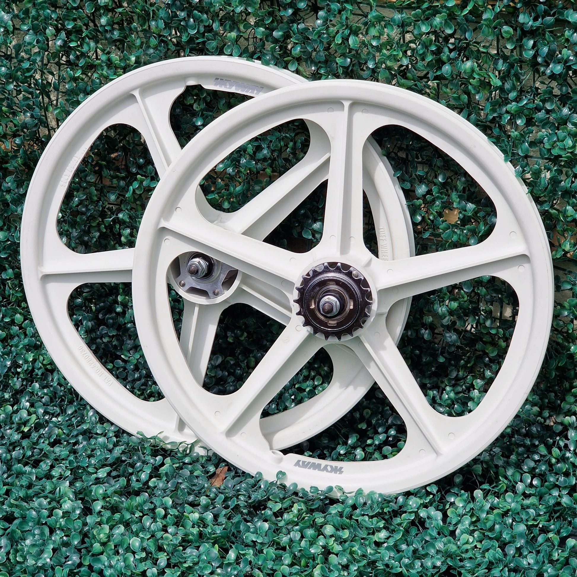 Skyway Old School BMX Skyway Tuff II Silver Flange White Wheels Used Survivor