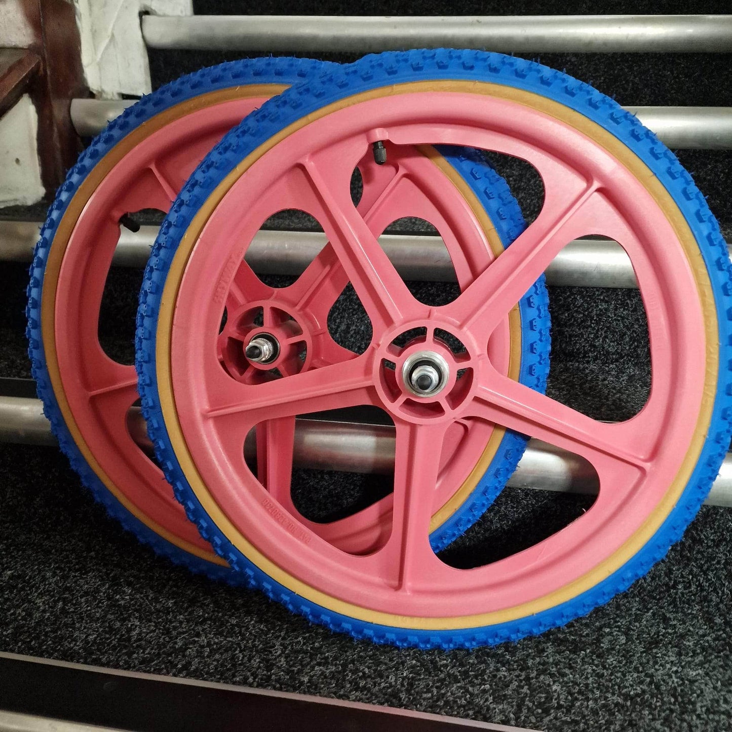 Skyway Old School BMX PINK Wheels with BLUE Tyres Skyway Tuff Wheels with fitted Kenda K50 Tyres and Freewheel Pair