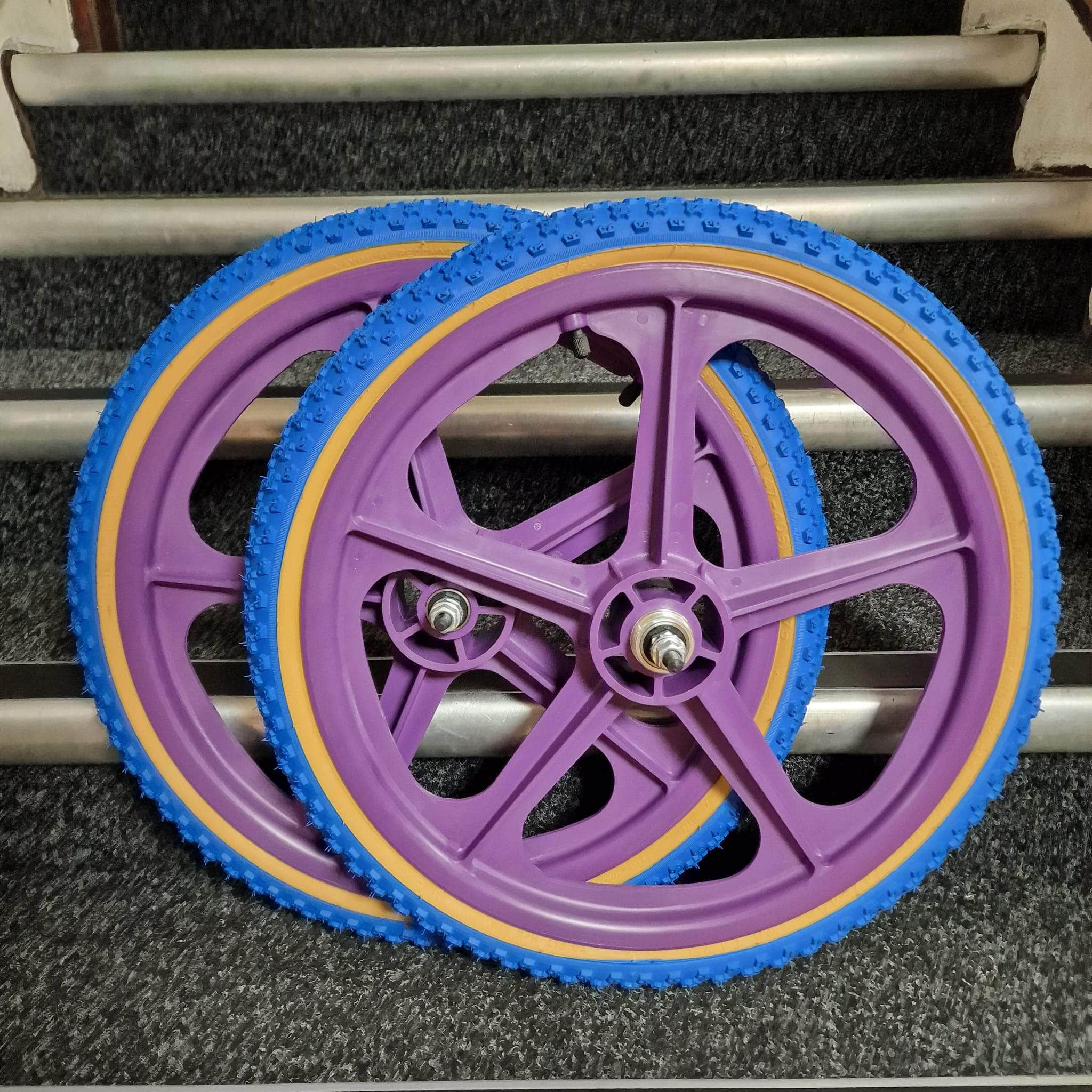 Mid School 16” purple Bmx sold mag wheels