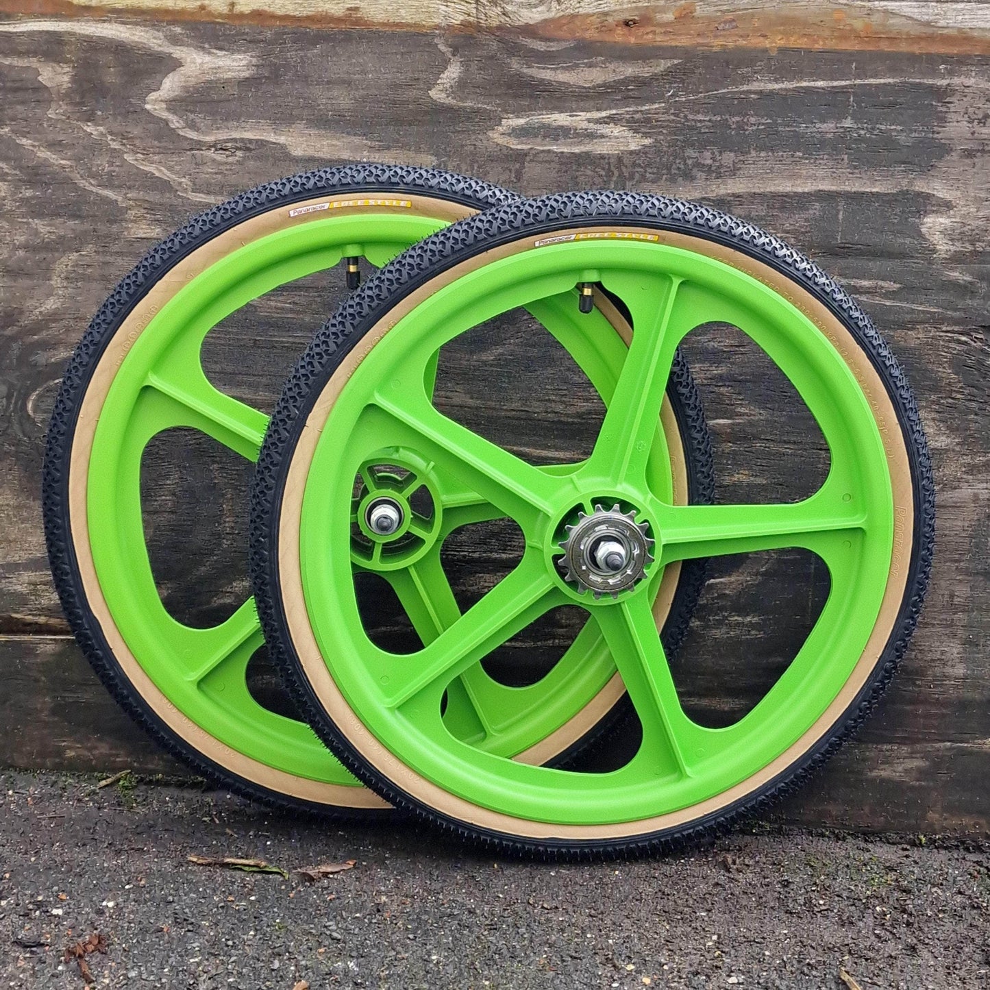 Skyway Old School BMX GREEN Wheels with BLACK Tyres Skyway Tuff Wheels with fitted Panaracer Freestyle Tyres and Freewheel Pair