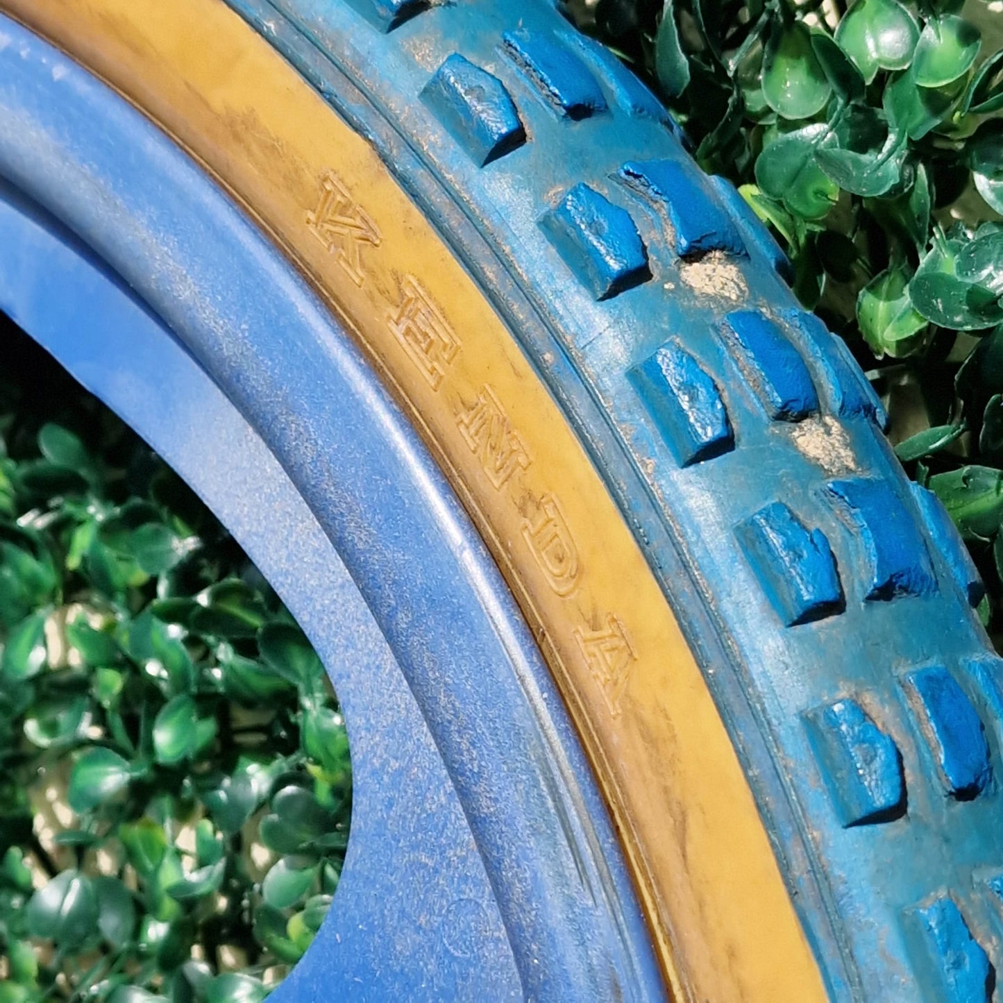 Alans BMX Skyways wheels unsealed with kenda tyres