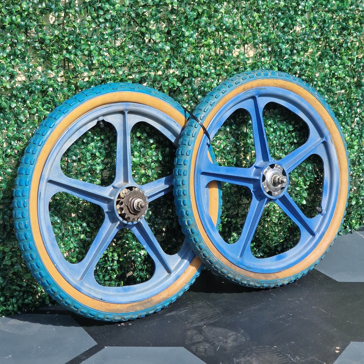 Alans BMX Skyways wheels unsealed with kenda tyres