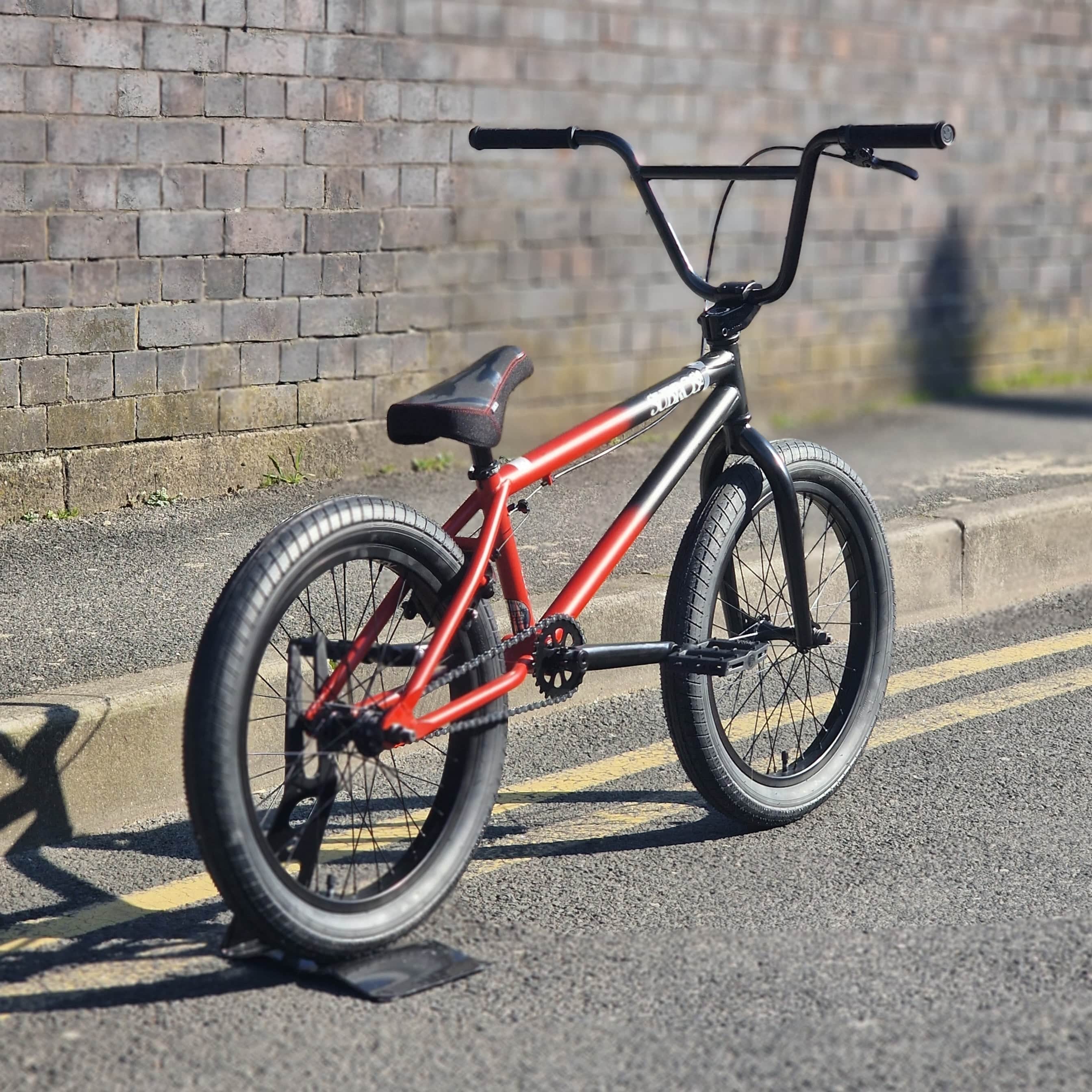Subrosa Sono Bike BMX Black / Red | Alans BMX