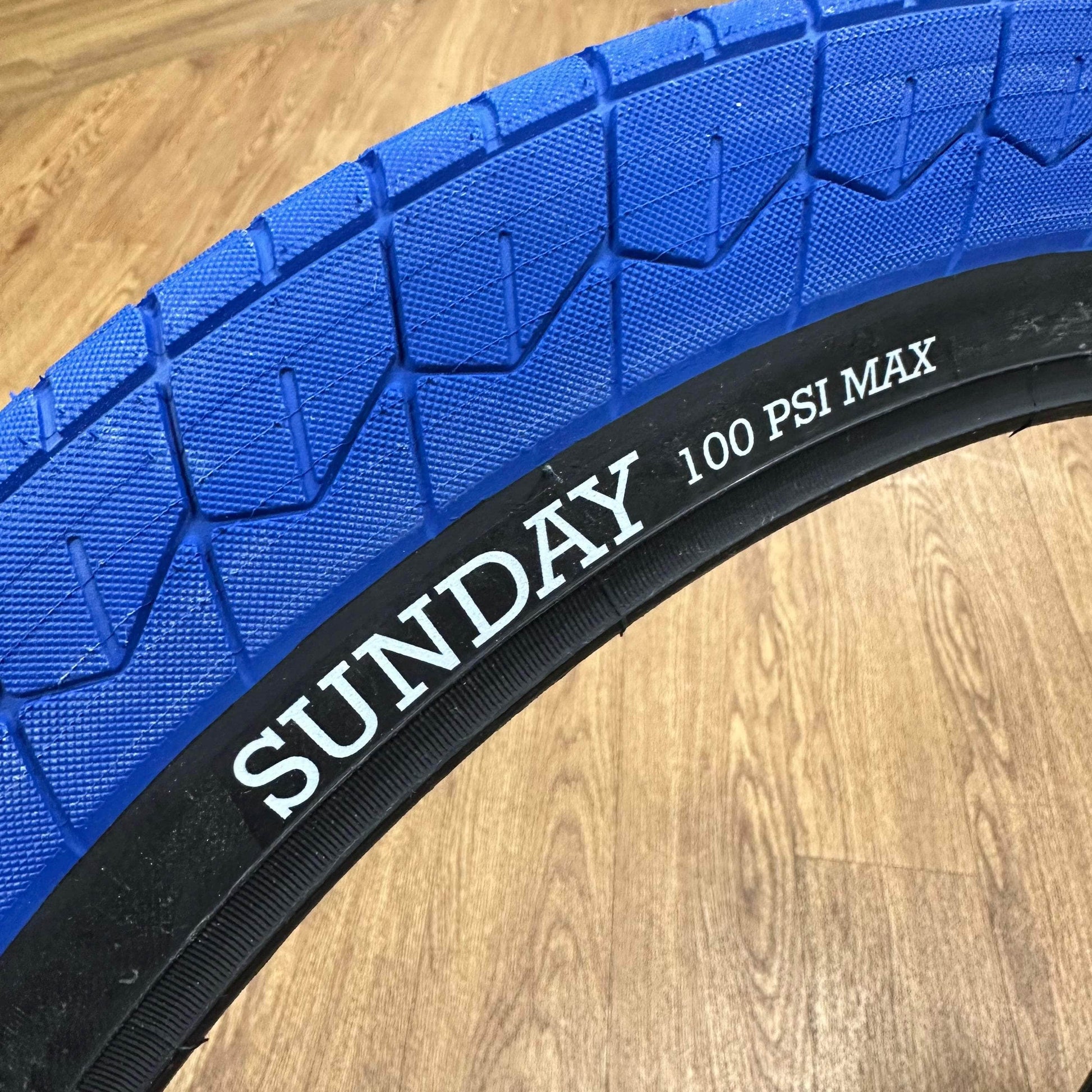 Sunday BMX Parts Blue / 20 x 2.40 Sunday Current V2 Tyre