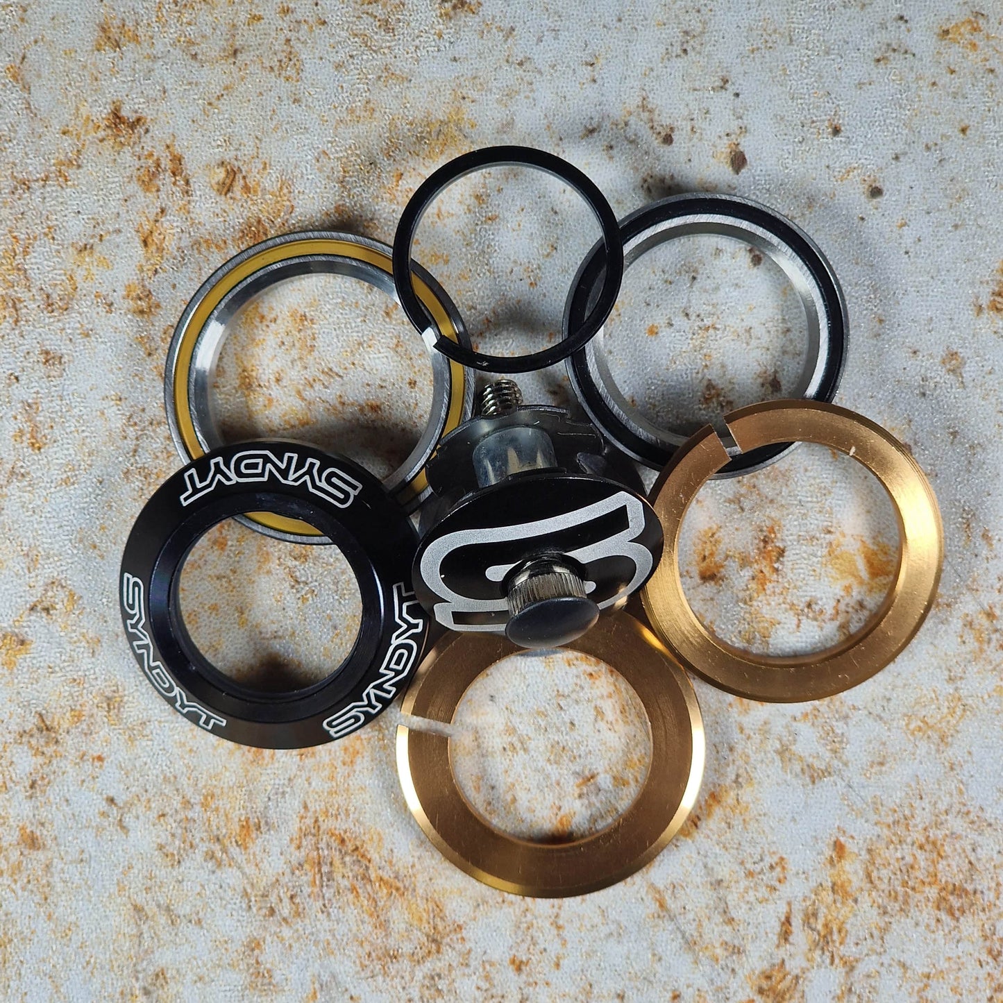 Syndyt BMX Racing Black Syndyt Expert 1” to 1 1/8” Integrated Headset