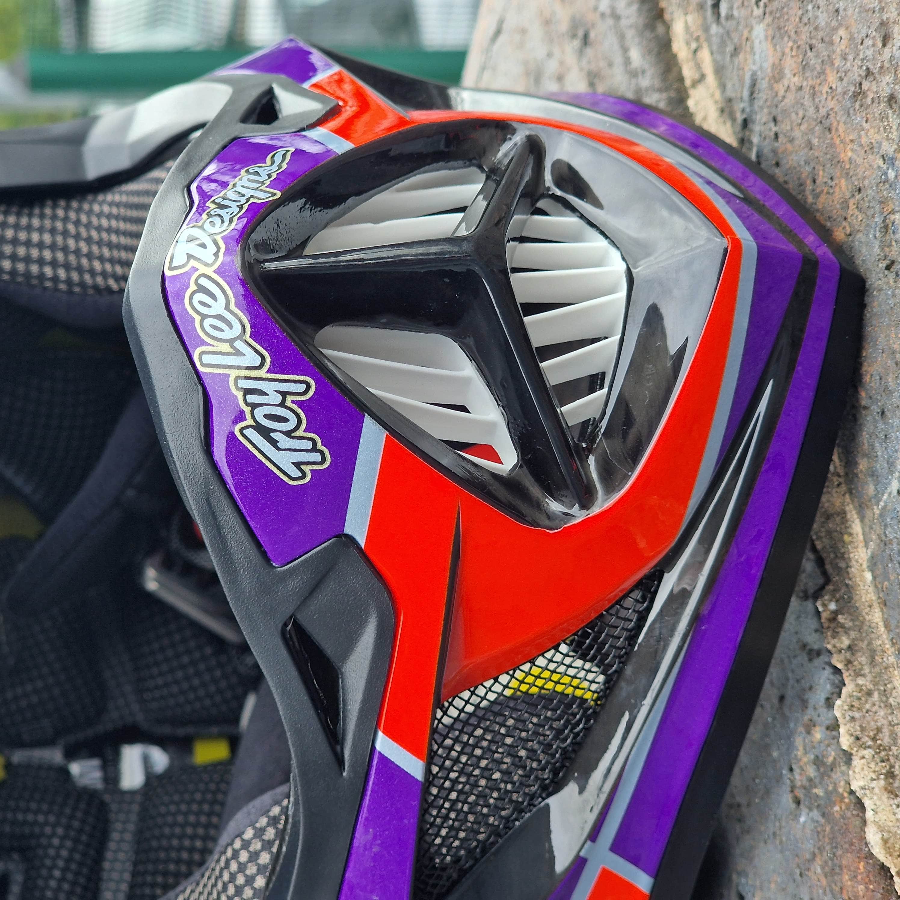 Troy Lee Designs D4 Carbon Helmet Flush Violet | Alans BMX