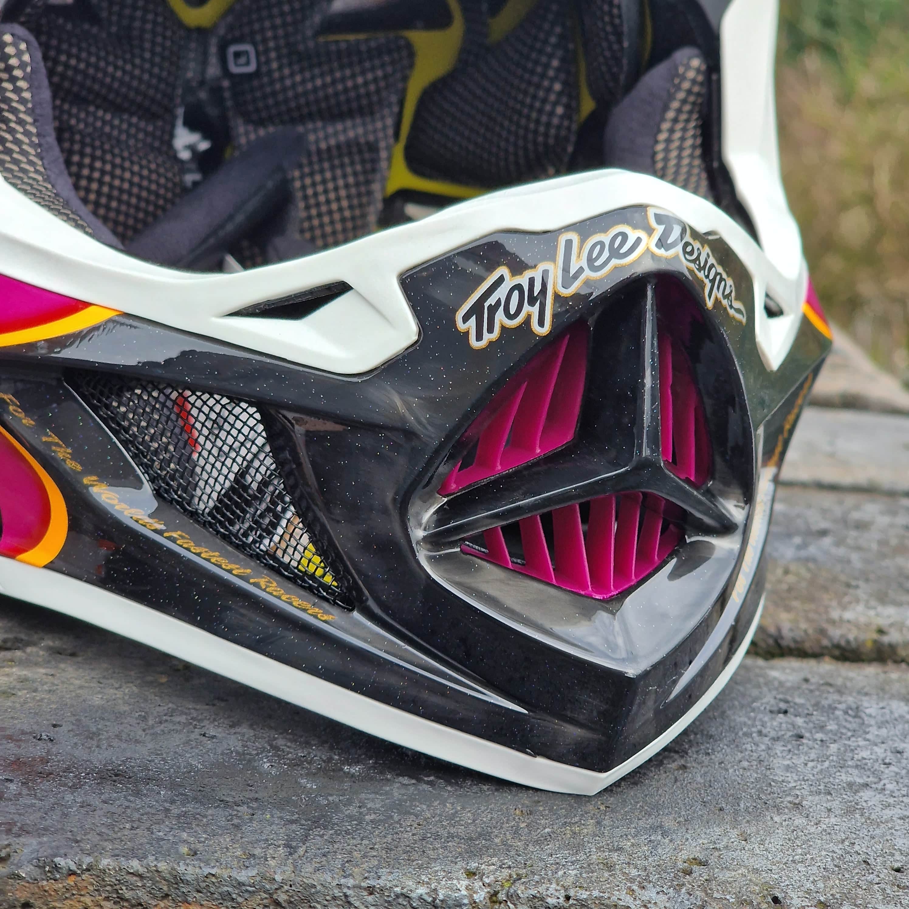 Troy Lee Designs D4 Carbon Helmet Torched Carbon / Magenta | Alans BMX