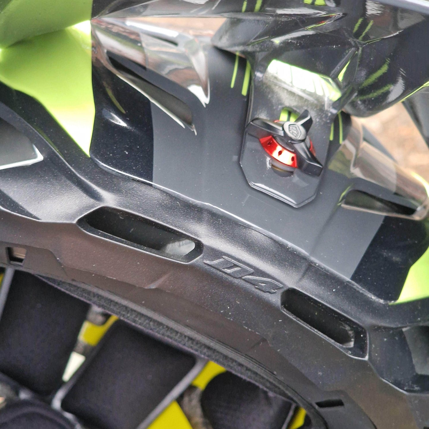 Troy Lee Designs BMX Racing Troy Lee Designs D4 Polyacrylate Helmet Qualifer Black / Yellow