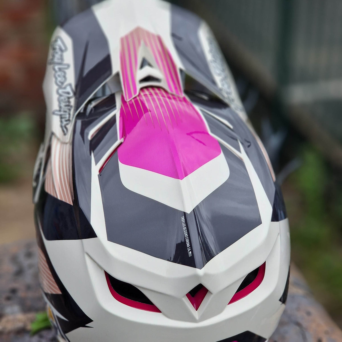 Troy Lee Designs BMX Racing Troy Lee Designs D4 Polyacrylate Helmet Turbo Acid Fuchsia
