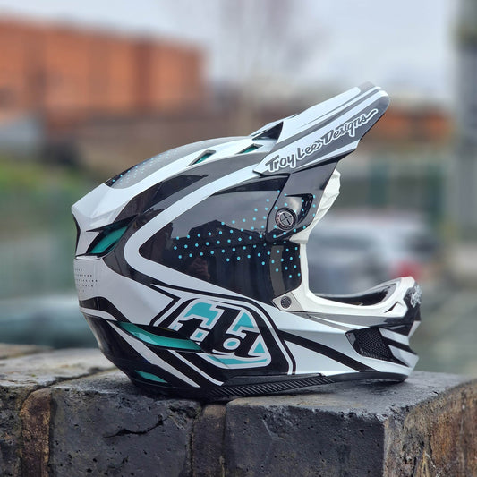 Troy Lee Designs BMX Racing Troy Lee Designs D4 Polyacrylite Helmet The Line Charcoal / White