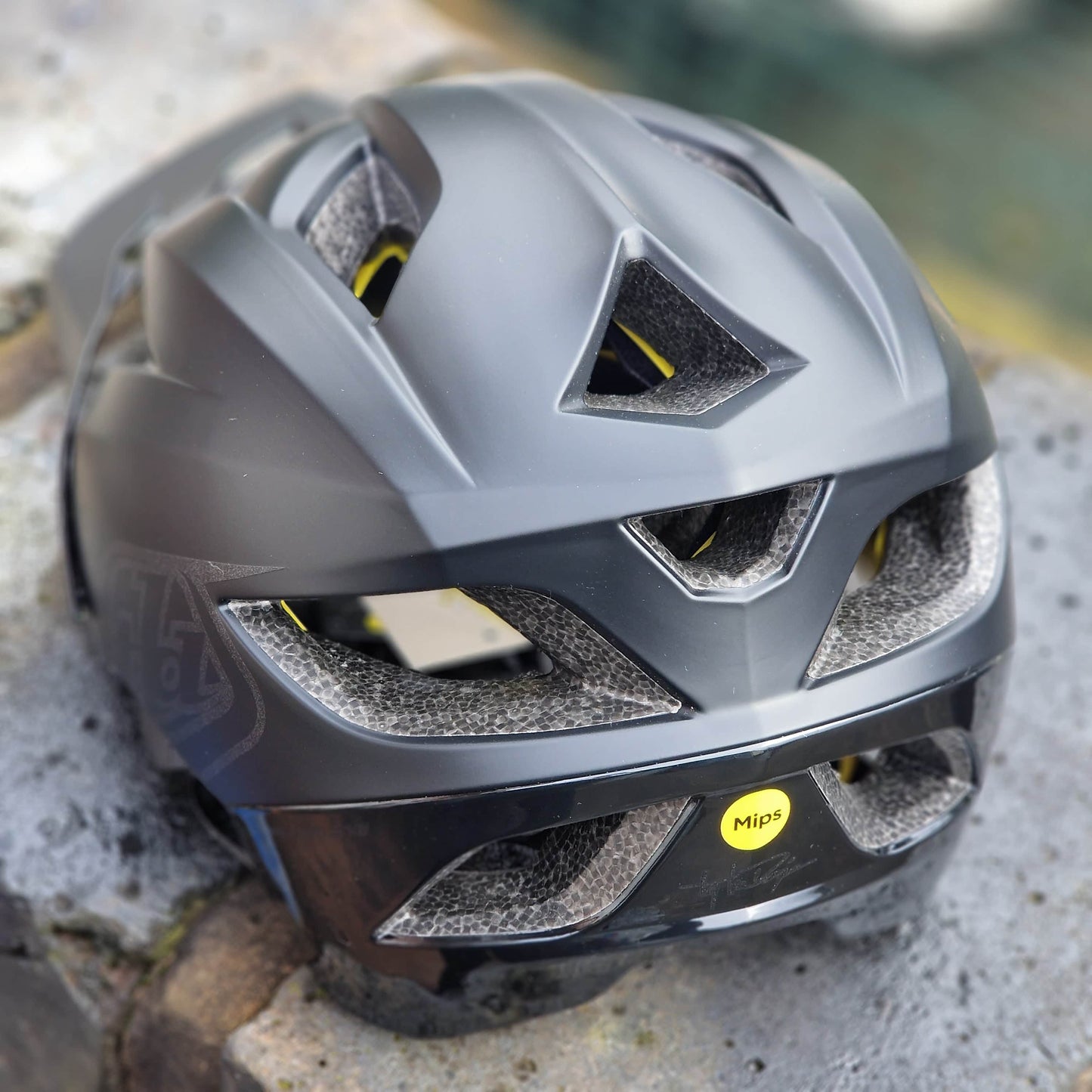 Troy Lee Designs BMX Racing Troy Lee Designs Flowline MIPS Helmet Point Black / Charcoal