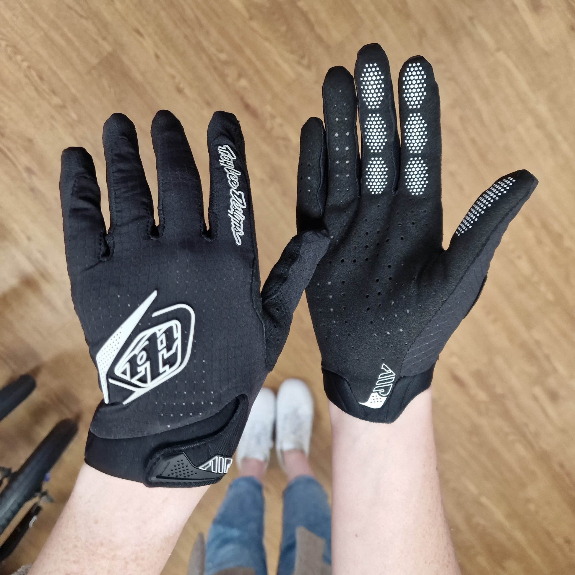 Troy Lee Designs BMX Racing Troy Lee Designs Youth Air Gloves Mono Black