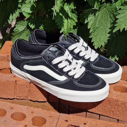 Vans Clothing & Shoes Vans Classic Rowley Shoes Black / Marshmallow