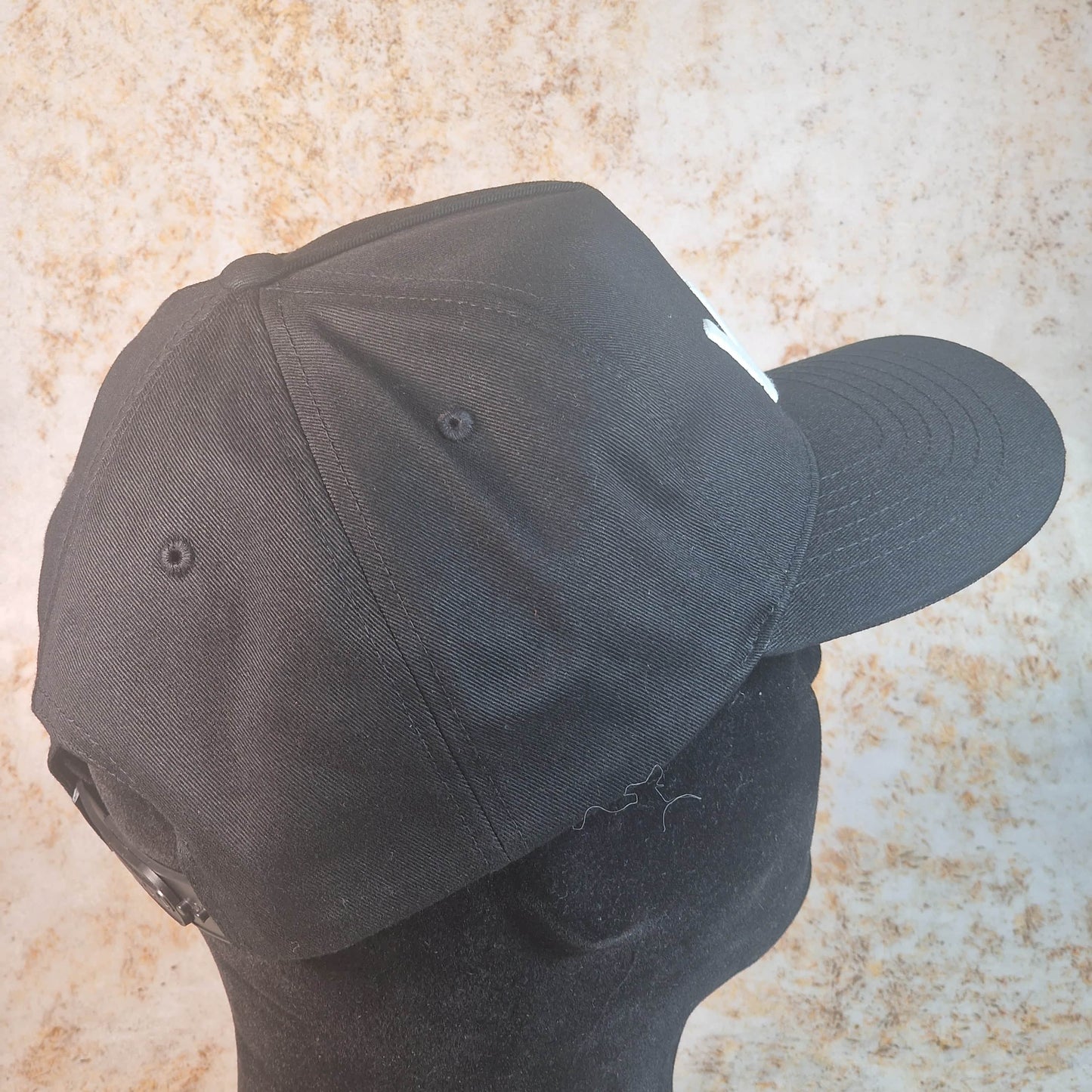 Vans Clothing & Shoes Vans Drop V Logo Snapback Cap Black / White