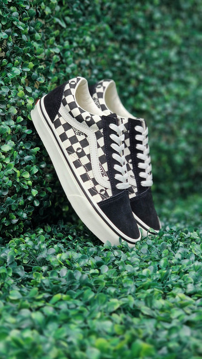 Vans Clothing & Shoes Vans Old Skool Youth (Age 8-14) Shoes Geo Check / Black