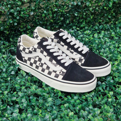 Vans Clothing & Shoes Vans Old Skool Youth (Age 8-14) Shoes Geo Check / Black