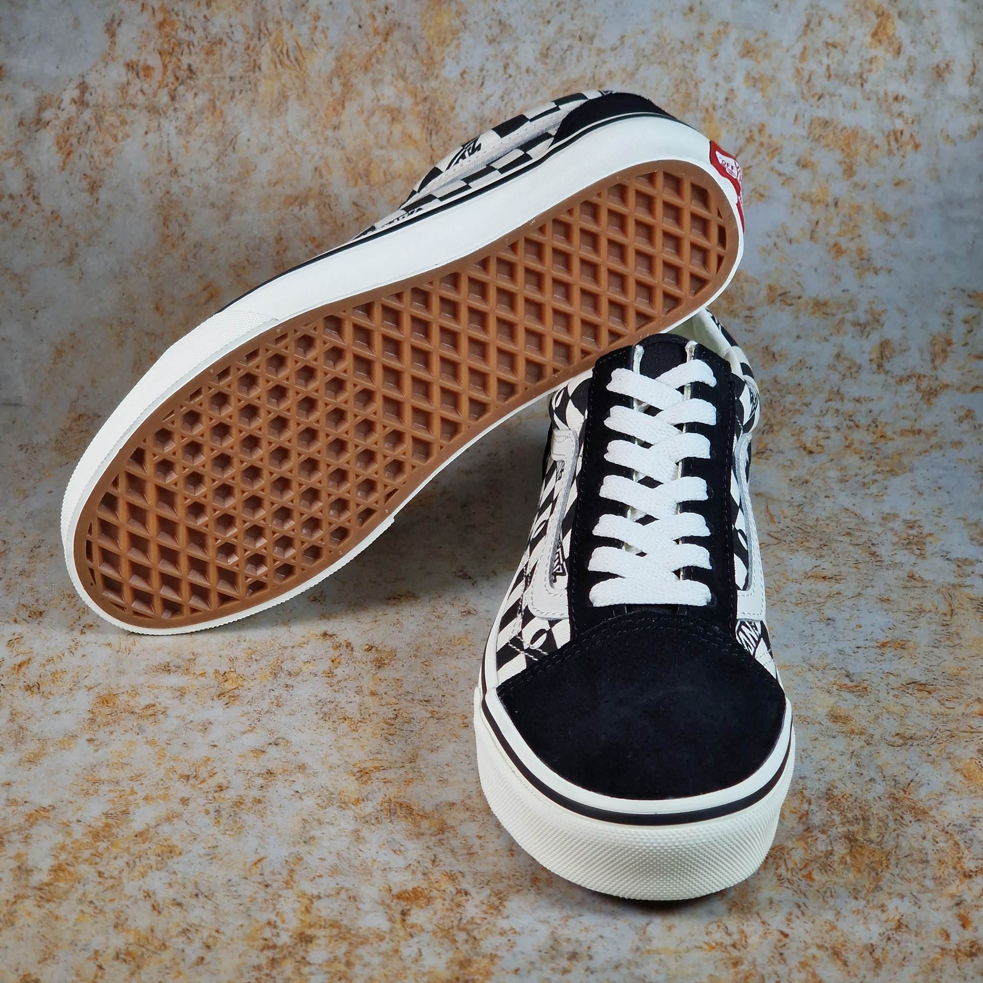 Vans Clothing & Shoes Vans Old Skool Youth (Age 8-14) Shoes Geo Check / Black