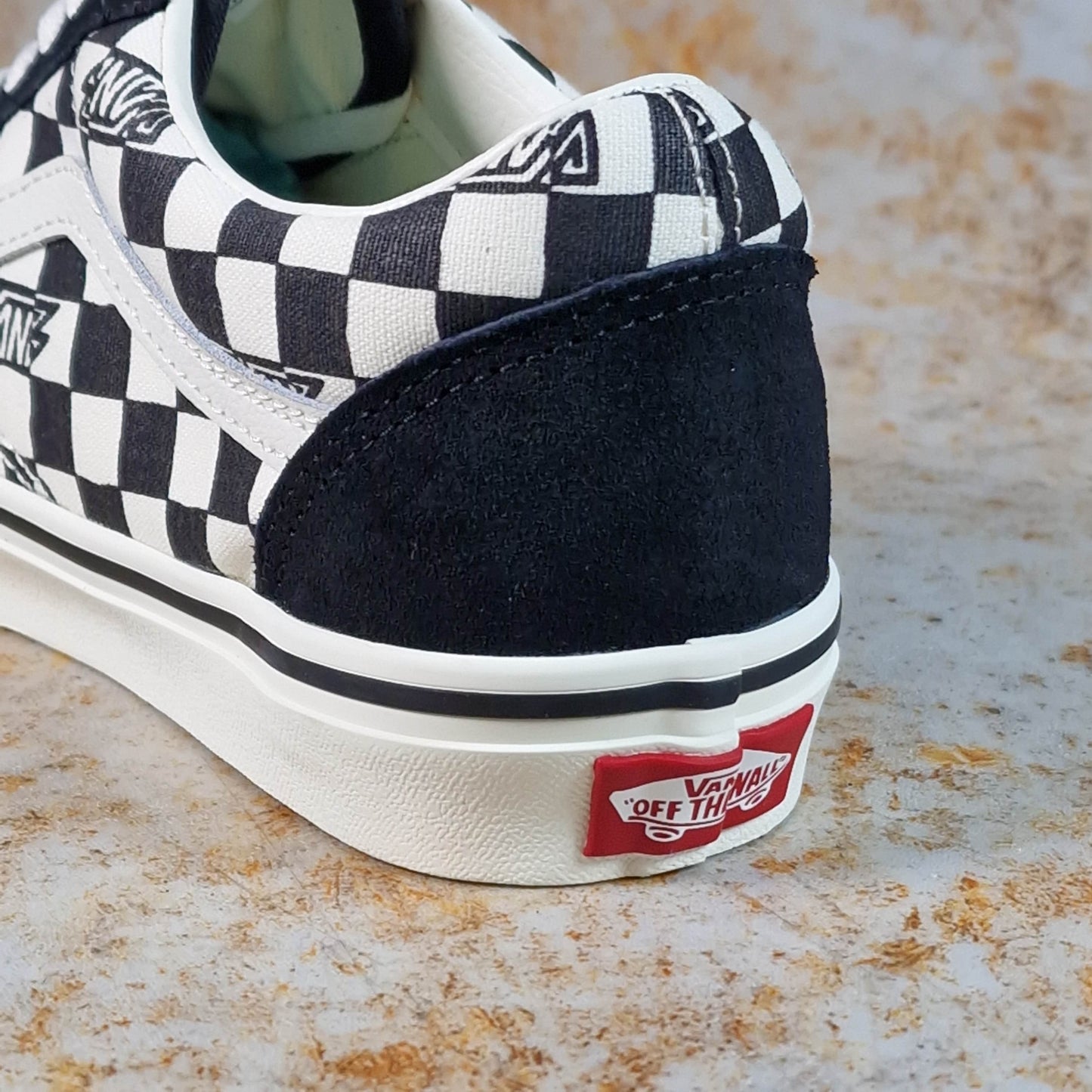 Vans Clothing & Shoes Vans Old Skool Youth (Age 8-14) Shoes Geo Check / Black