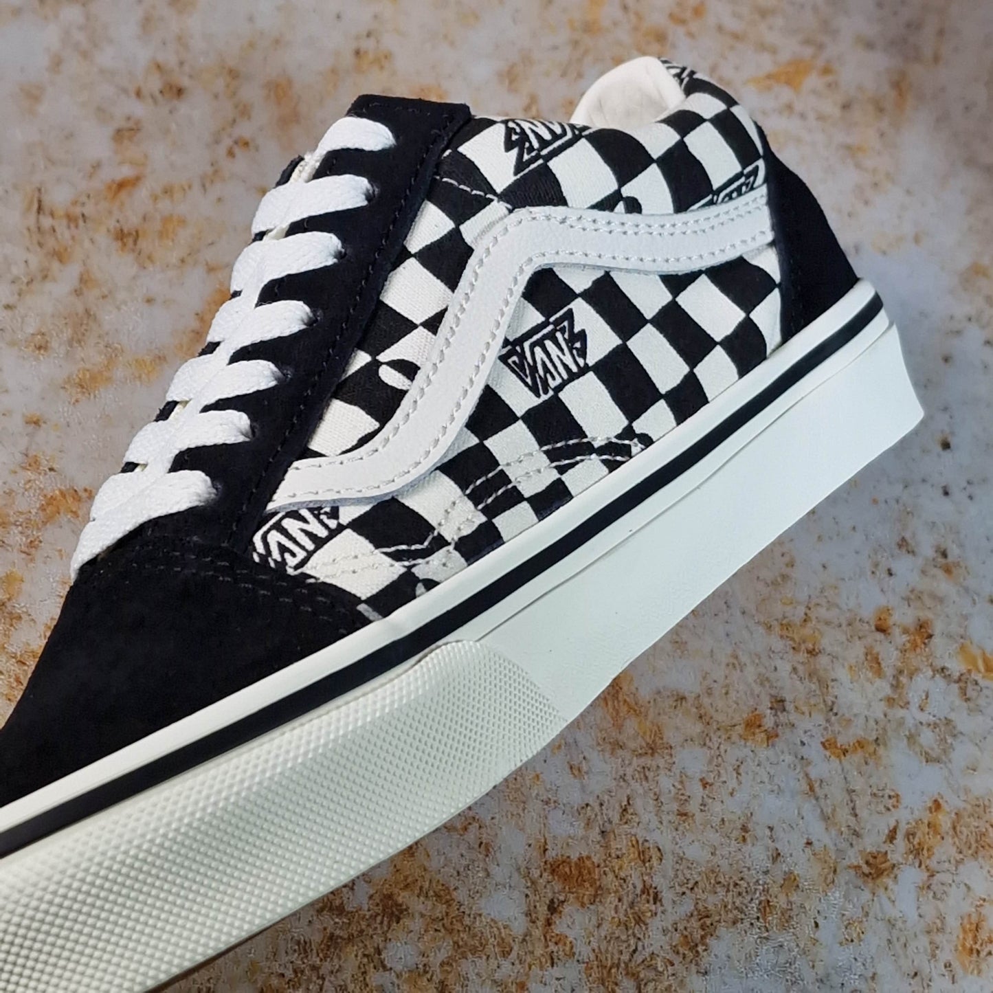 Vans Clothing & Shoes Vans Old Skool Youth (Age 8-14) Shoes Geo Check / Black