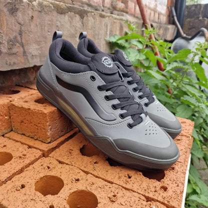 Vans Clothing & Shoes Vans Peak BMX Shoes Charcoal / Black