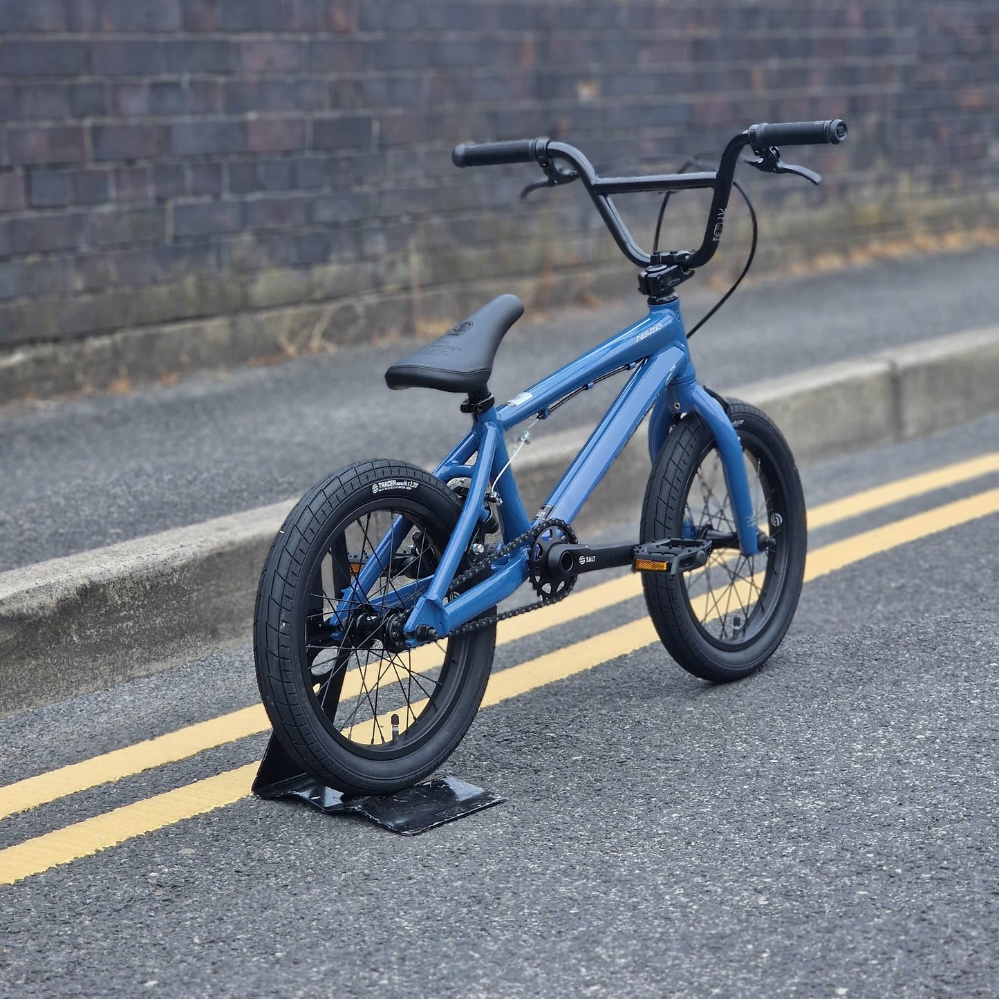 We The People BMX Bikes Midnight Blue Metallic We The People Aerox 16 inch Bike Midnight Blue Metallic