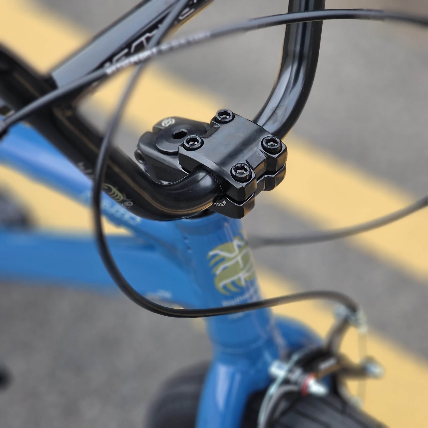 We The People BMX Bikes Midnight Blue Metallic We The People Aerox 16 inch Bike Midnight Blue Metallic