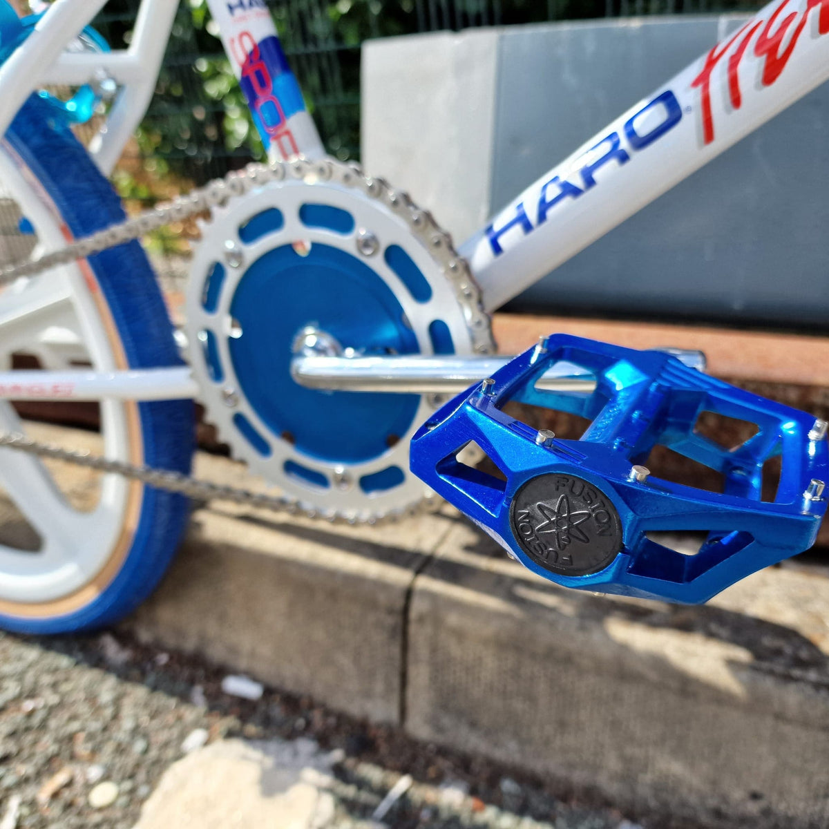 Old School BMX Bear Trap Pedals In Blue - 1/2" For One-Piece Cranks, By Wellgo