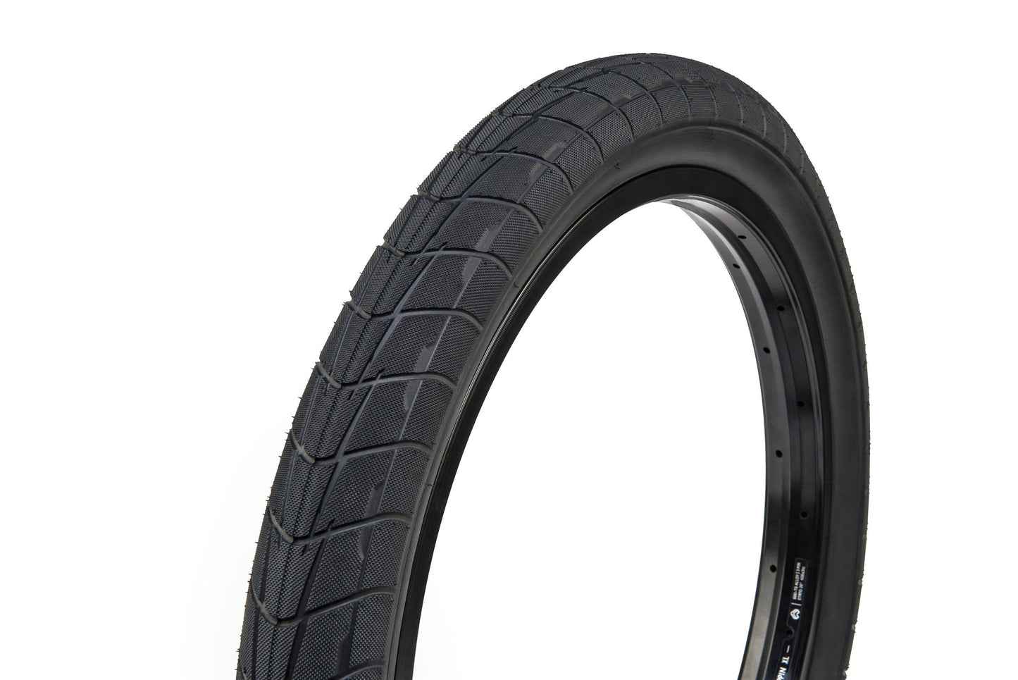 Eclat Predator Tyre