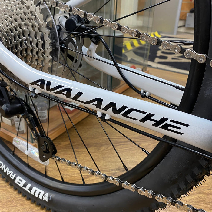 GT Bikes GT 2021 Avalanche Comp Black