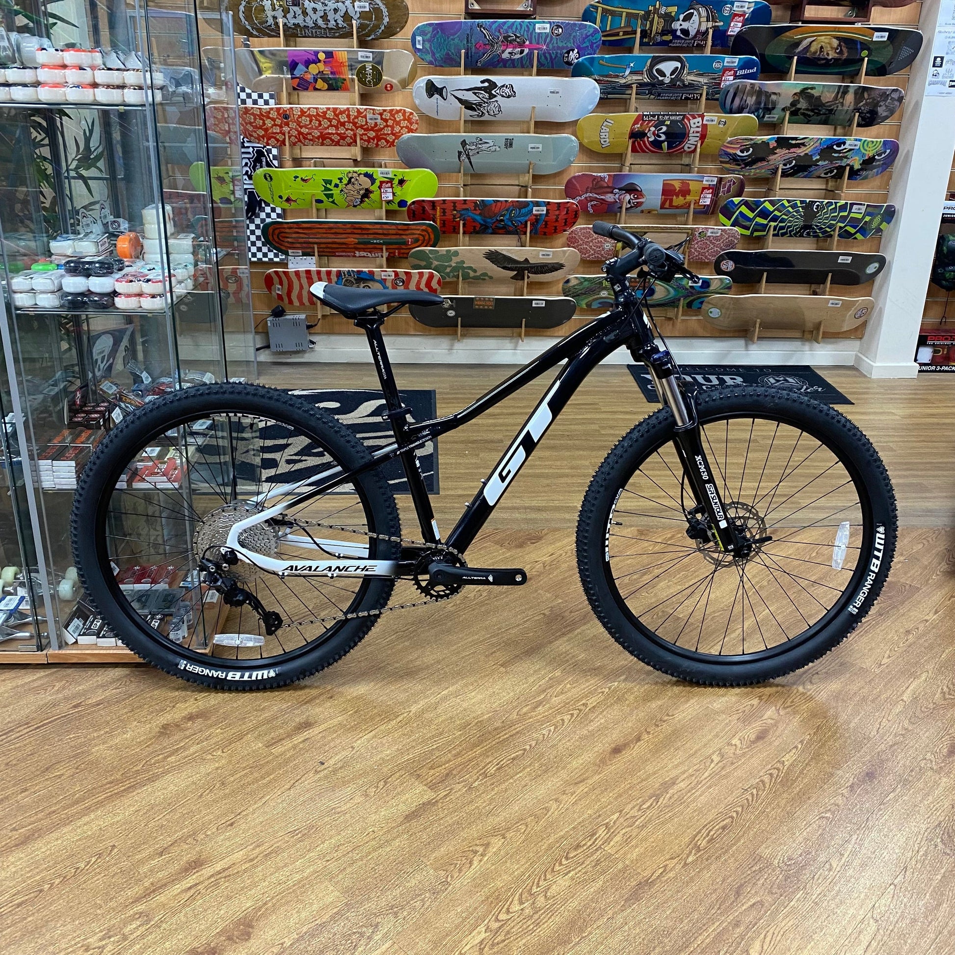 Gt Avalanche Elite Mtb Gt 2021 Gt Bicycles Avalanche Comp Gt