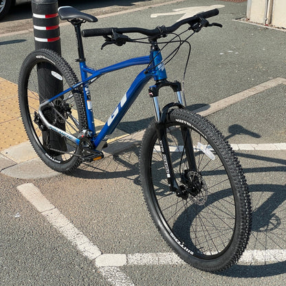 GT Bikes GT Avalanche Sport Mountain Bike Blue