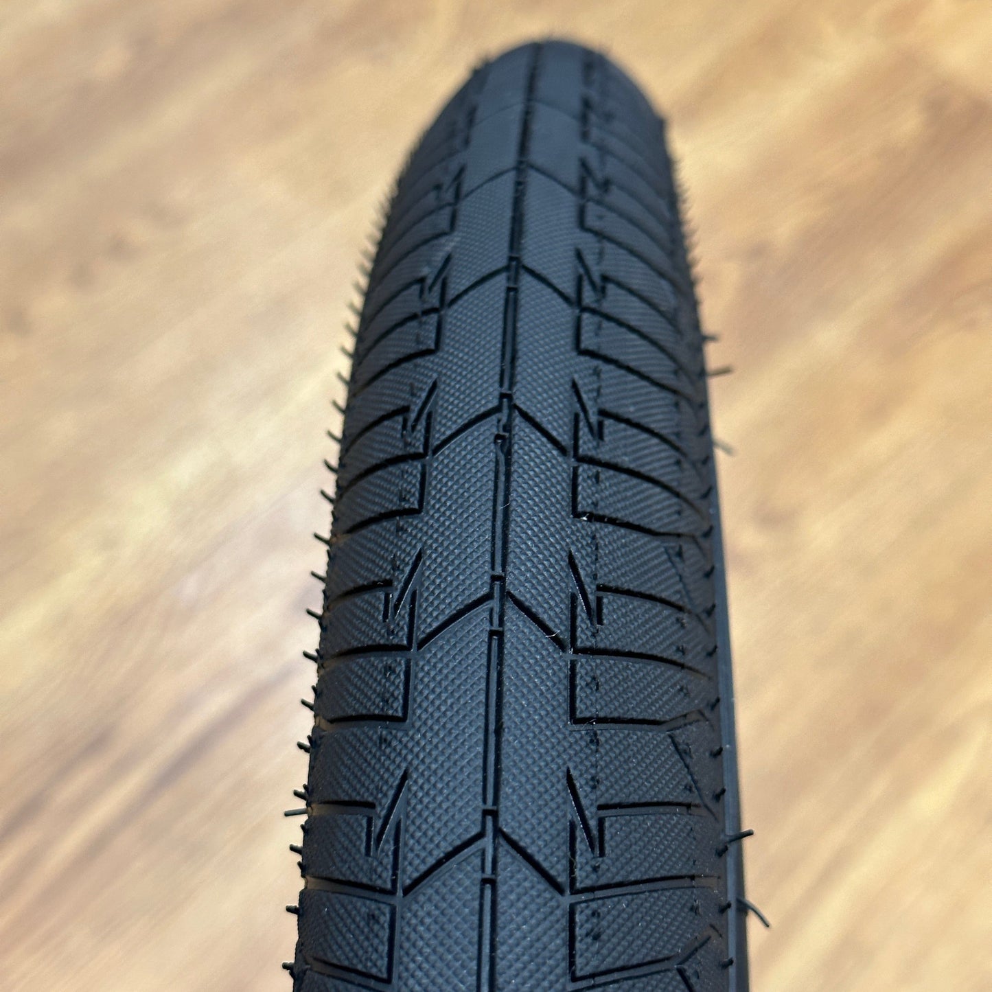 KHE BMX Parts 20x2.30 KHE Mac2+ Wire Bead 2.30" Tyre