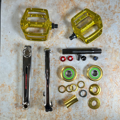 Redline Old School BMX 175mm / Gold Redline Flight Cranks Chrome with Bottom Bracket and Haro Pedals